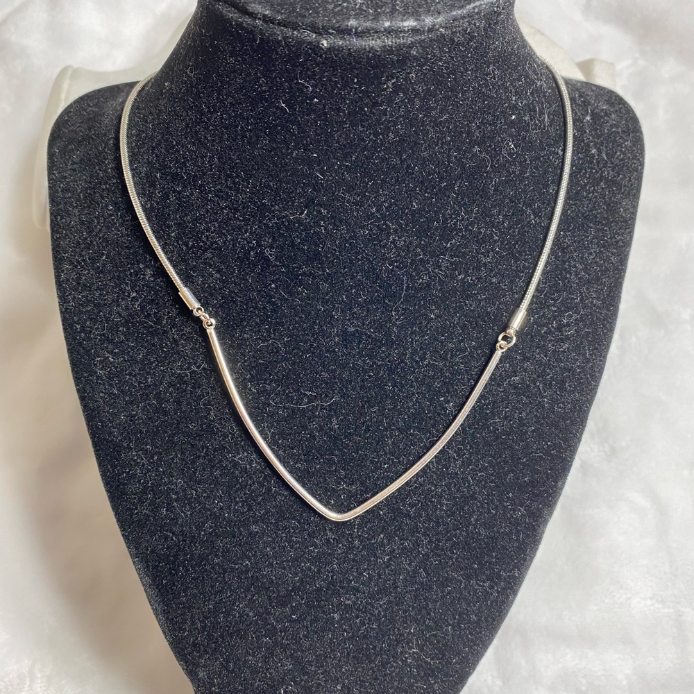 Elegant Silver Necklace